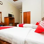 Oyo 1346 Sinergi Hotel Gresik